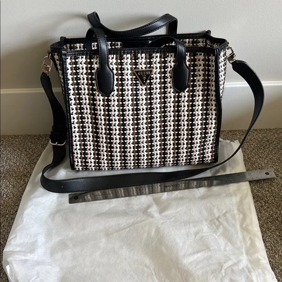 Guess Black and White Satchel with Bold Geometric Design - Picture 3 of 5